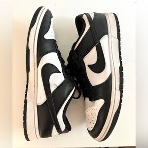 Men’s Nike “Panda” dunks